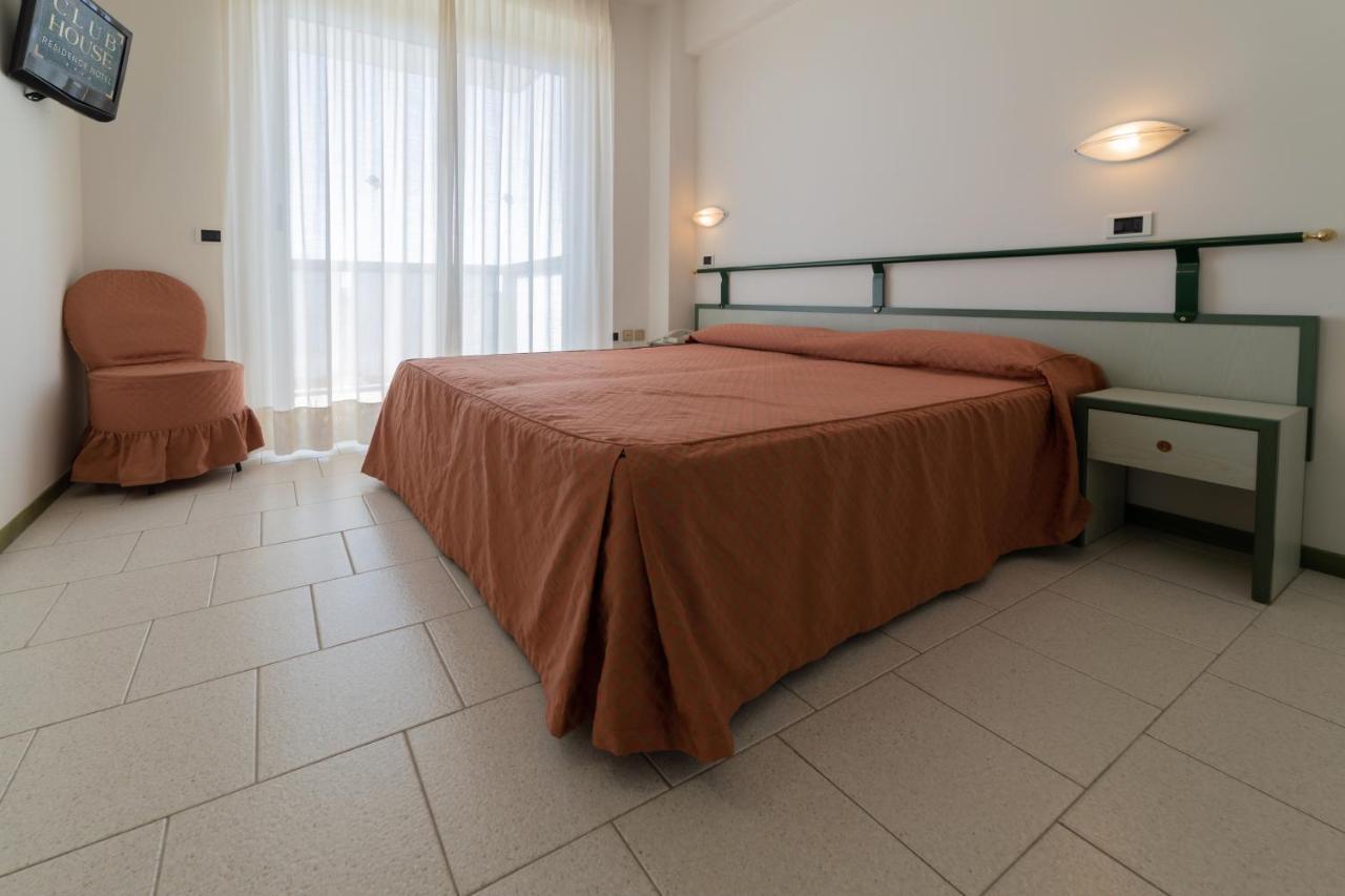 Residence Hotel Club House Cattolica Exterior foto