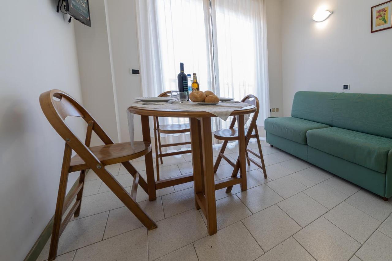 Residence Hotel Club House Cattolica Exterior foto