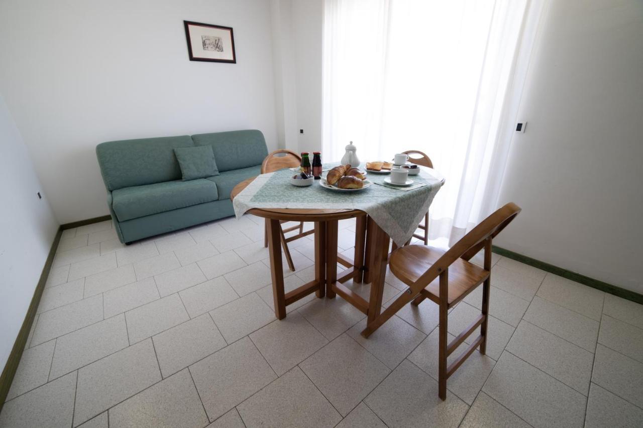 Residence Hotel Club House Cattolica Exterior foto
