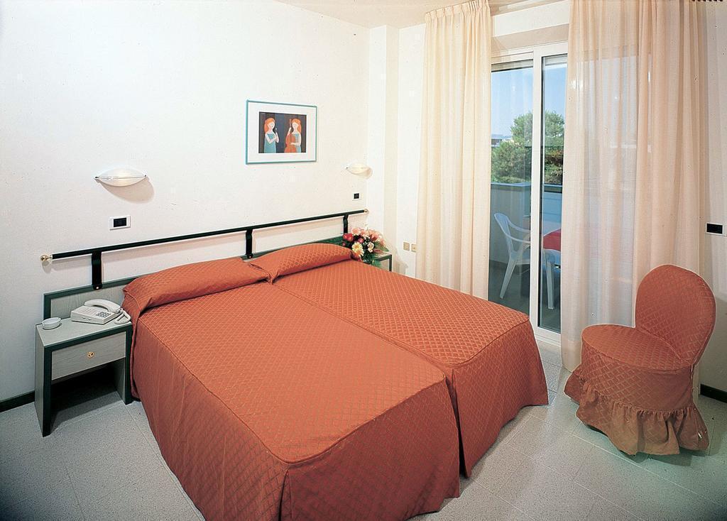 Residence Hotel Club House Cattolica Exterior foto