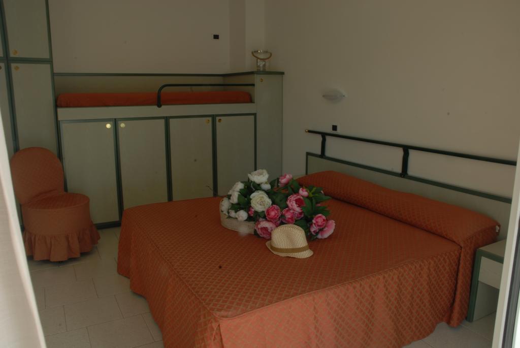 Residence Hotel Club House Cattolica Exterior foto